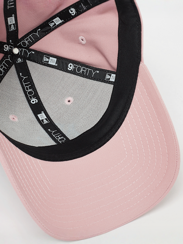 New Era, FEMALE 9FORTY League Essential New York Yankees, light pink, Image 3 of 4