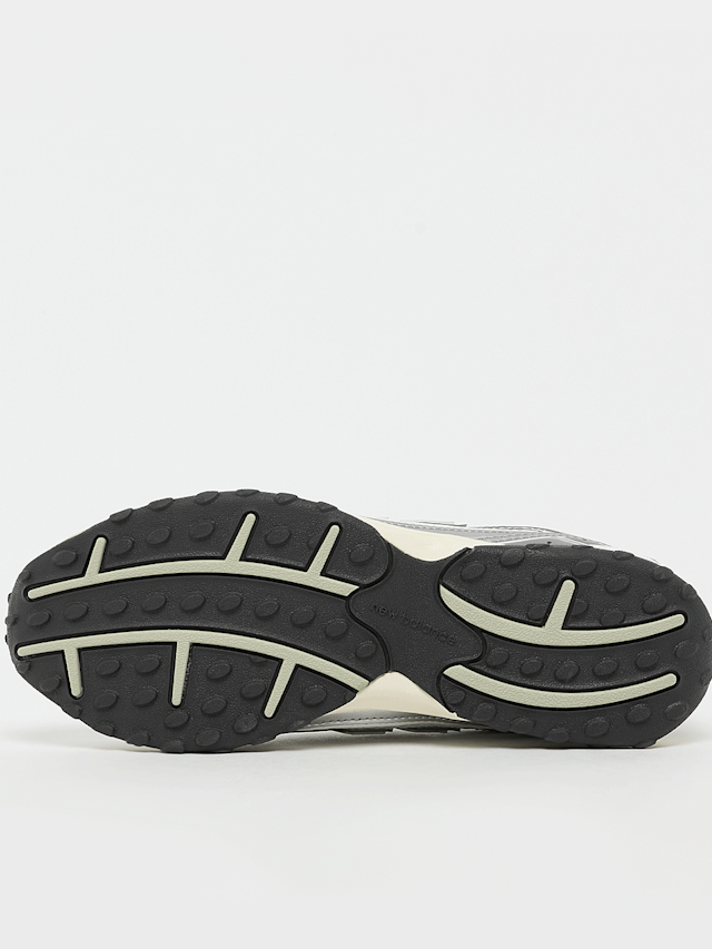 New Balance, 204 silver metallic, grey, Image 4 of 7