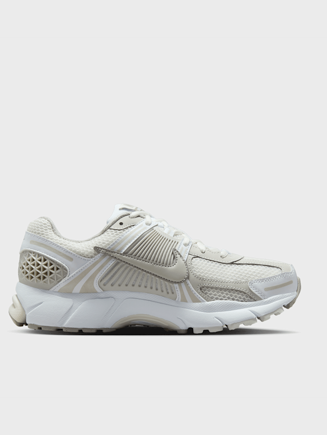 Nike, Zoom Vomero 5, white, Image 2 of 9