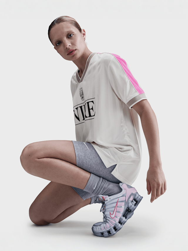 Nike, Sportswear V-Neck Jersey Top, light pink, Image 5 of 5