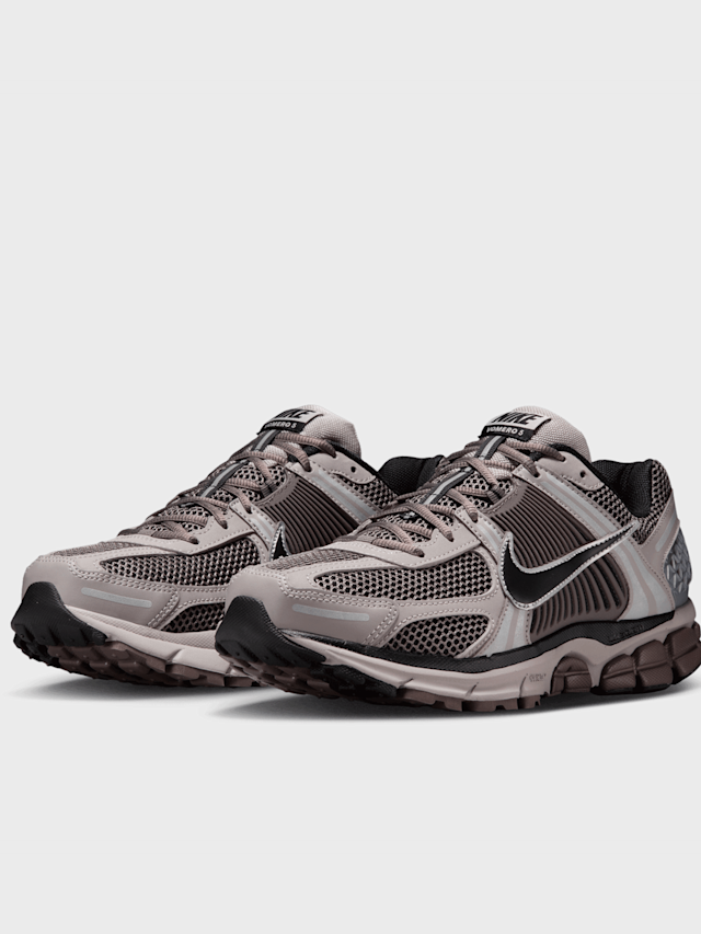 Nike, Zoom Vomero 5, brown, Image 4 of 9