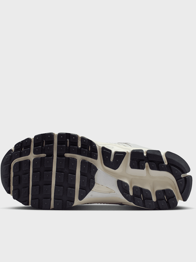 Nike, Vomero 5 sail/metallic silver/vast grey, grey, Image 3 of 9