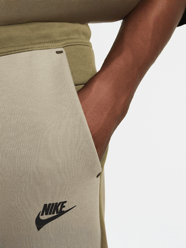 Nike, Tech Fleece Jogger, green, Image 4 of 7