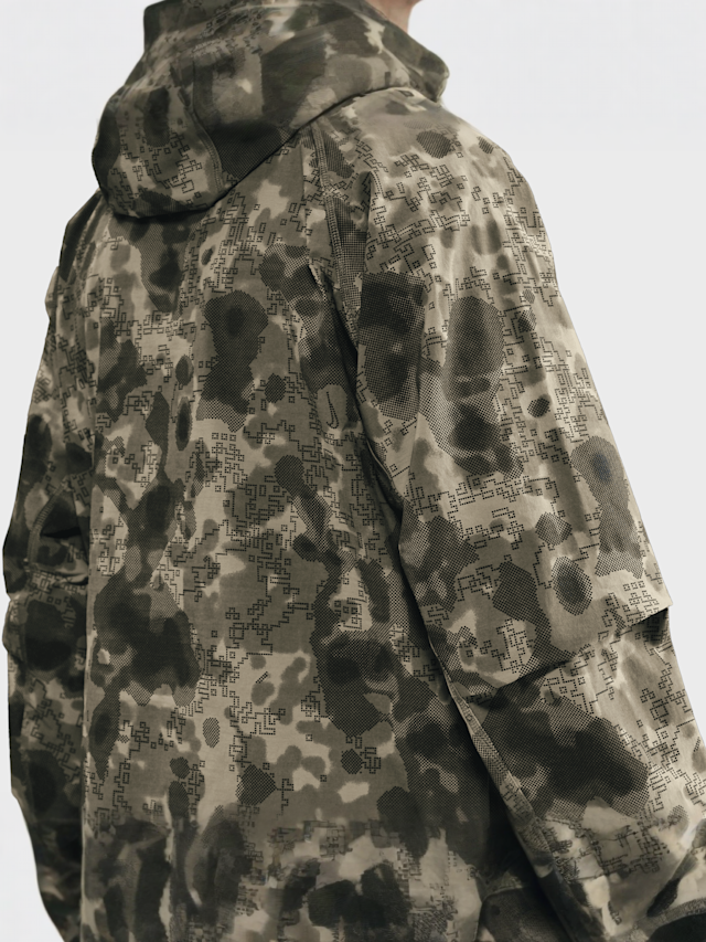 Nike, Tech Dri-FIT Woven Camo Windrunner Oversized Jacket, camouflage, Image 4 of 7