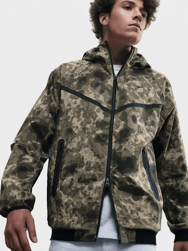 Nike, Tech Dri-FIT Woven Camo Windrunner Oversized Jacket, camouflage, Image 5 of 7