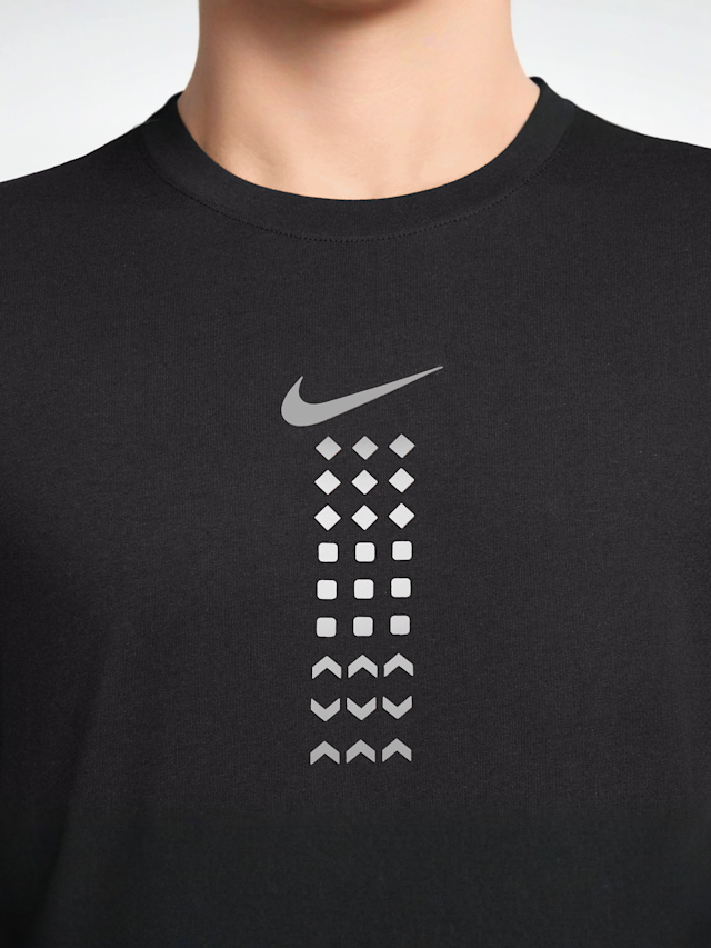 Nike, Sportswear Tee, black, Image 3 of 4