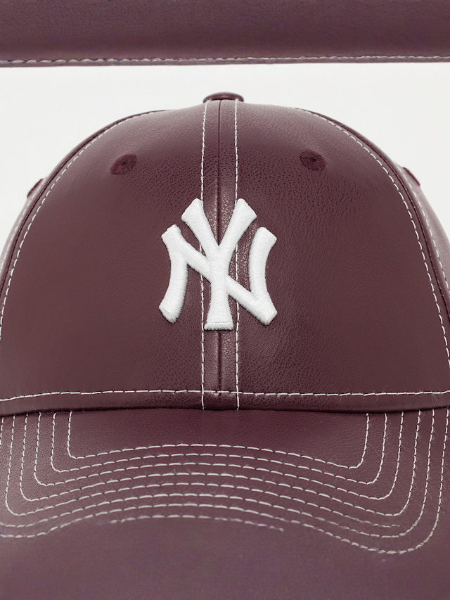 New Era, FEMALE 9FORTY Topstitch PU New York Yankees, red, Image 4 of 4
