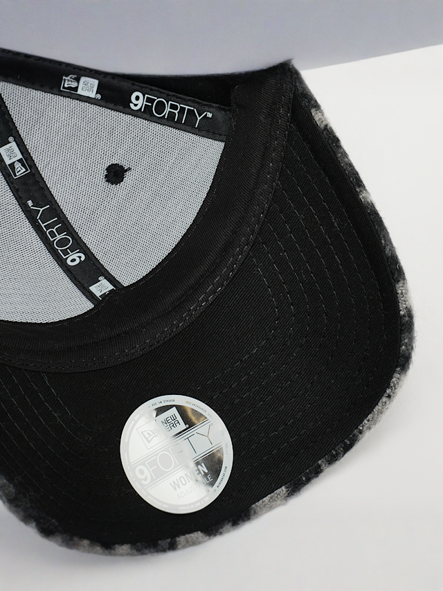 New Era, Female 9Forty Cosy Animal Los Angeles Dodgers, multi-colour, Image 3 of 4