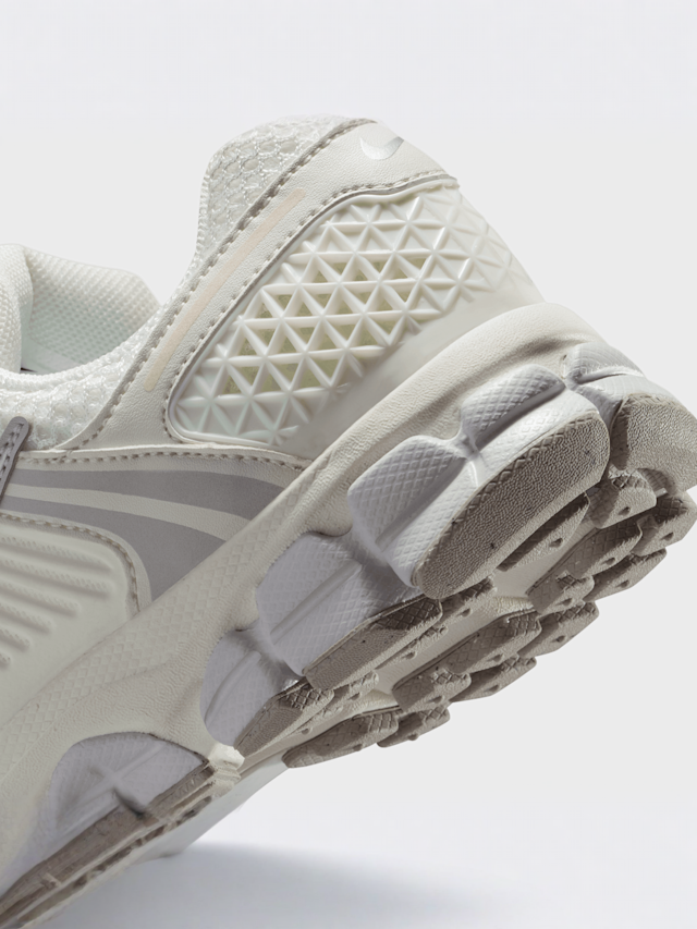 Nike, Vomero 5 sail/metallic silver/vast grey, beige, Image 8 of 9