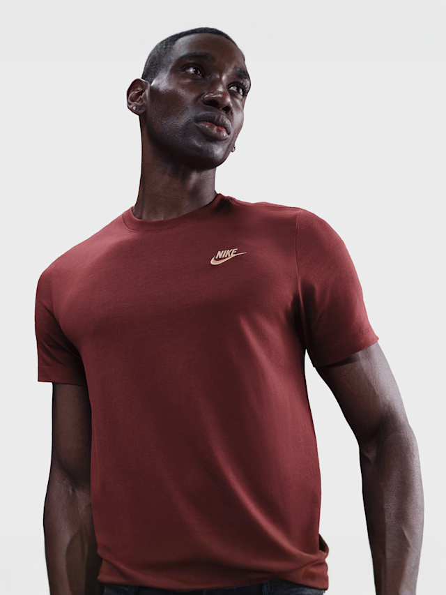 Nike, Sportswear Club T-Shirt, red, Image 3 of 4
