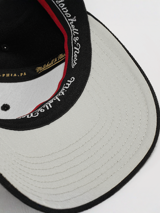 Mitchell & Ness, Rubber Patch Classic Red Own Brand, black, Image 3 of 4