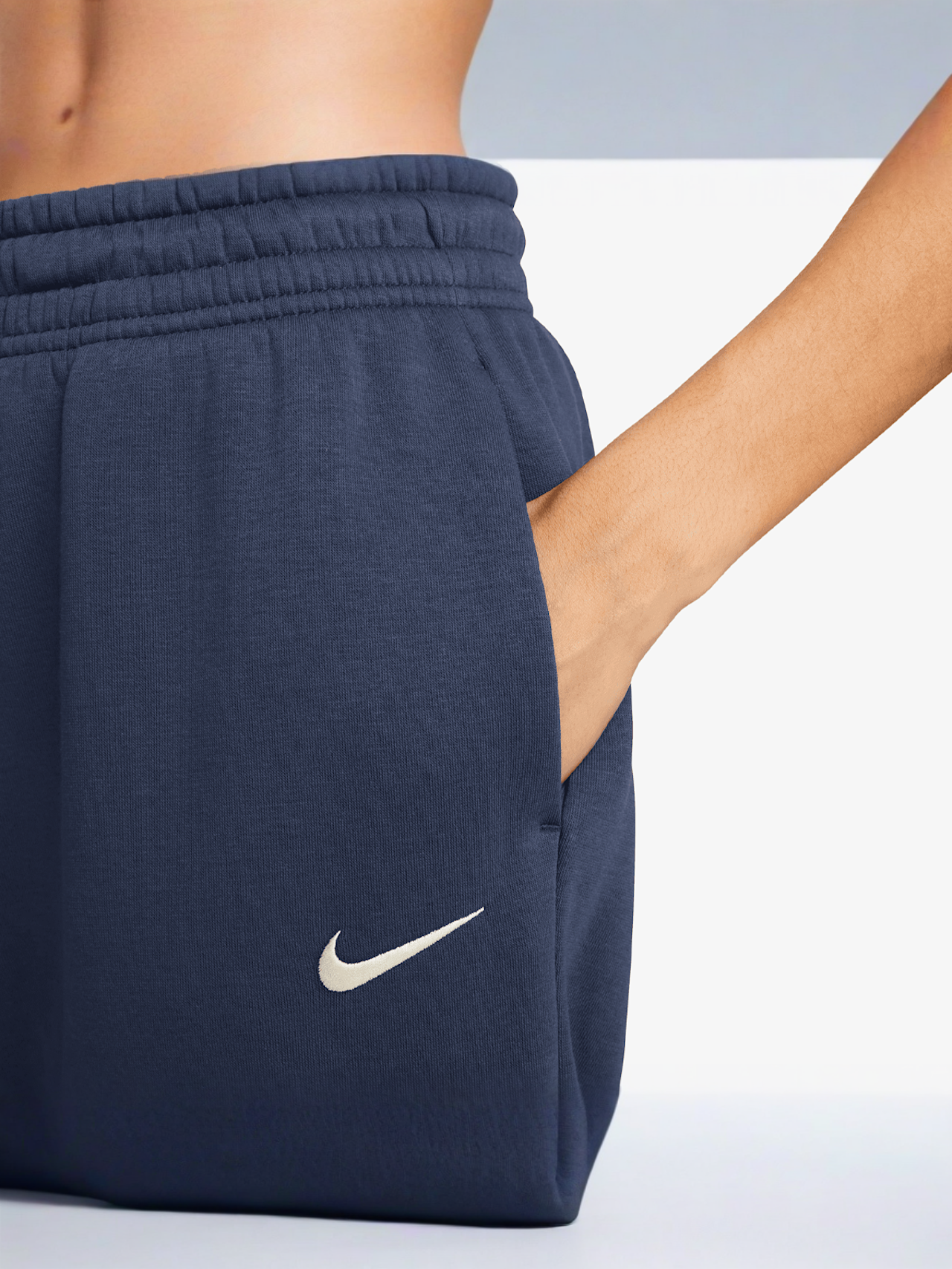 Sportswear Phoenix Fleece High-Waisted Oversized Sweatpants | SNIPES