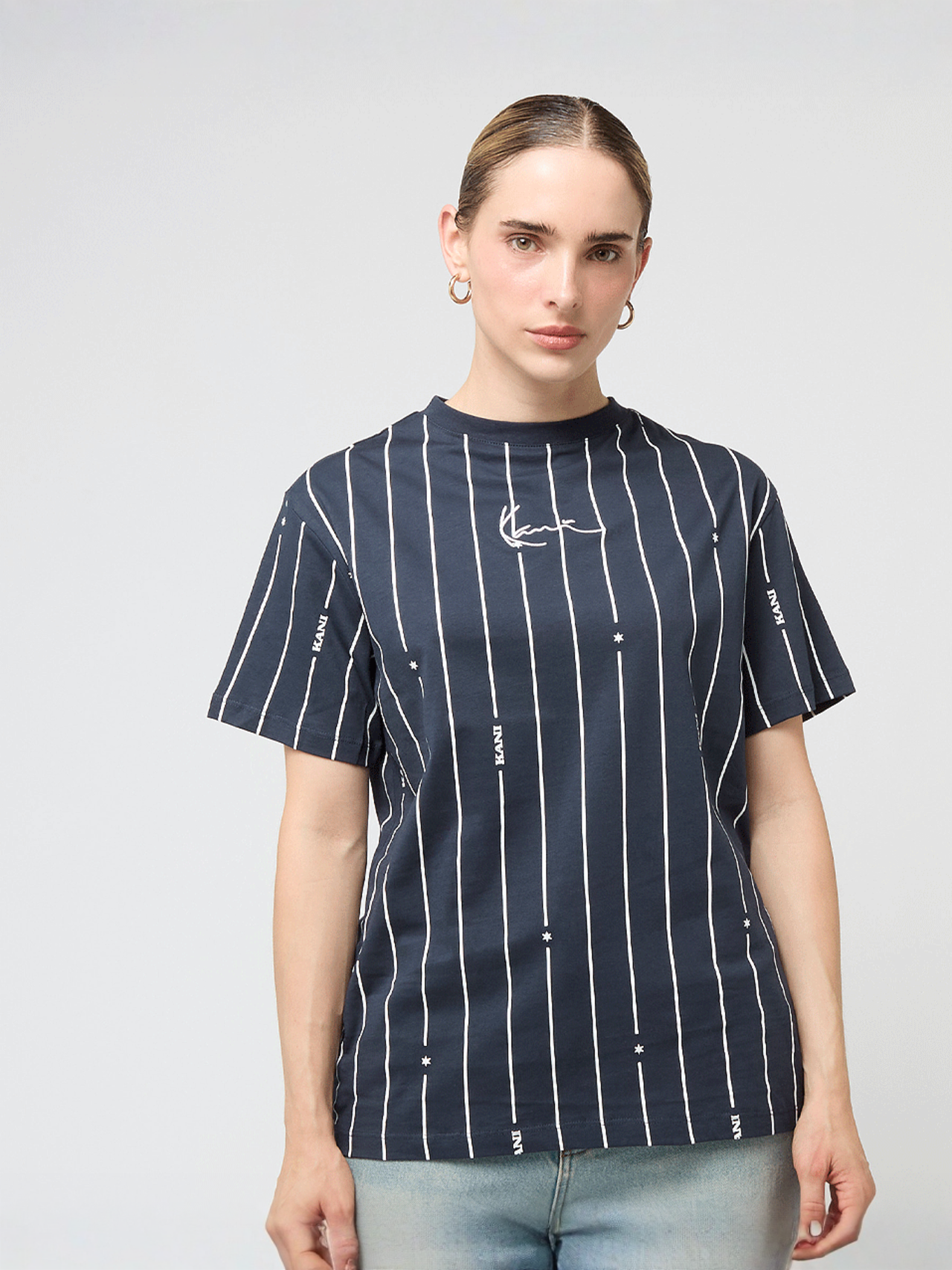 Signature Pinstripe Oversized T-Shirt | SNIPES