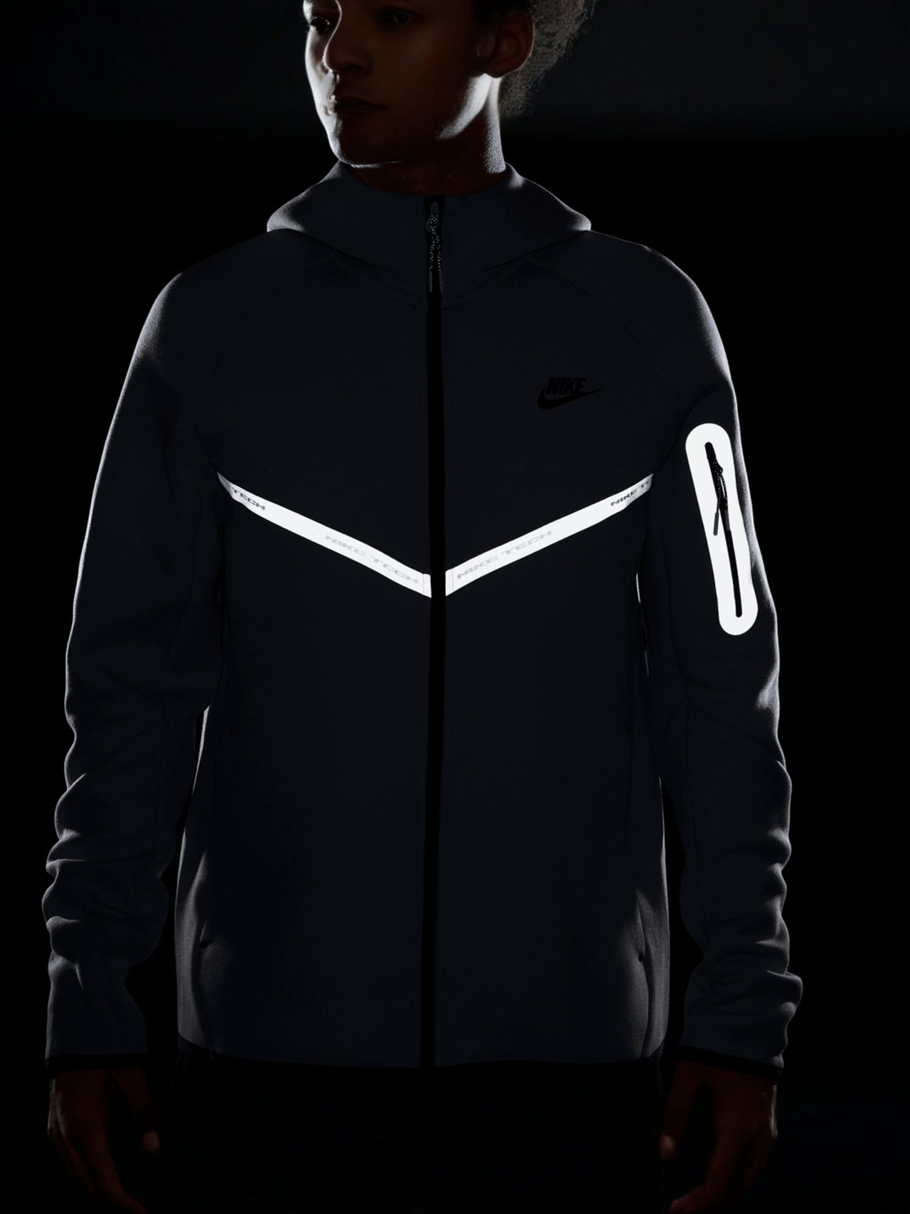 M NK TECH FLC WR FZ JKT REFLEC aluminum/black | SNIPES