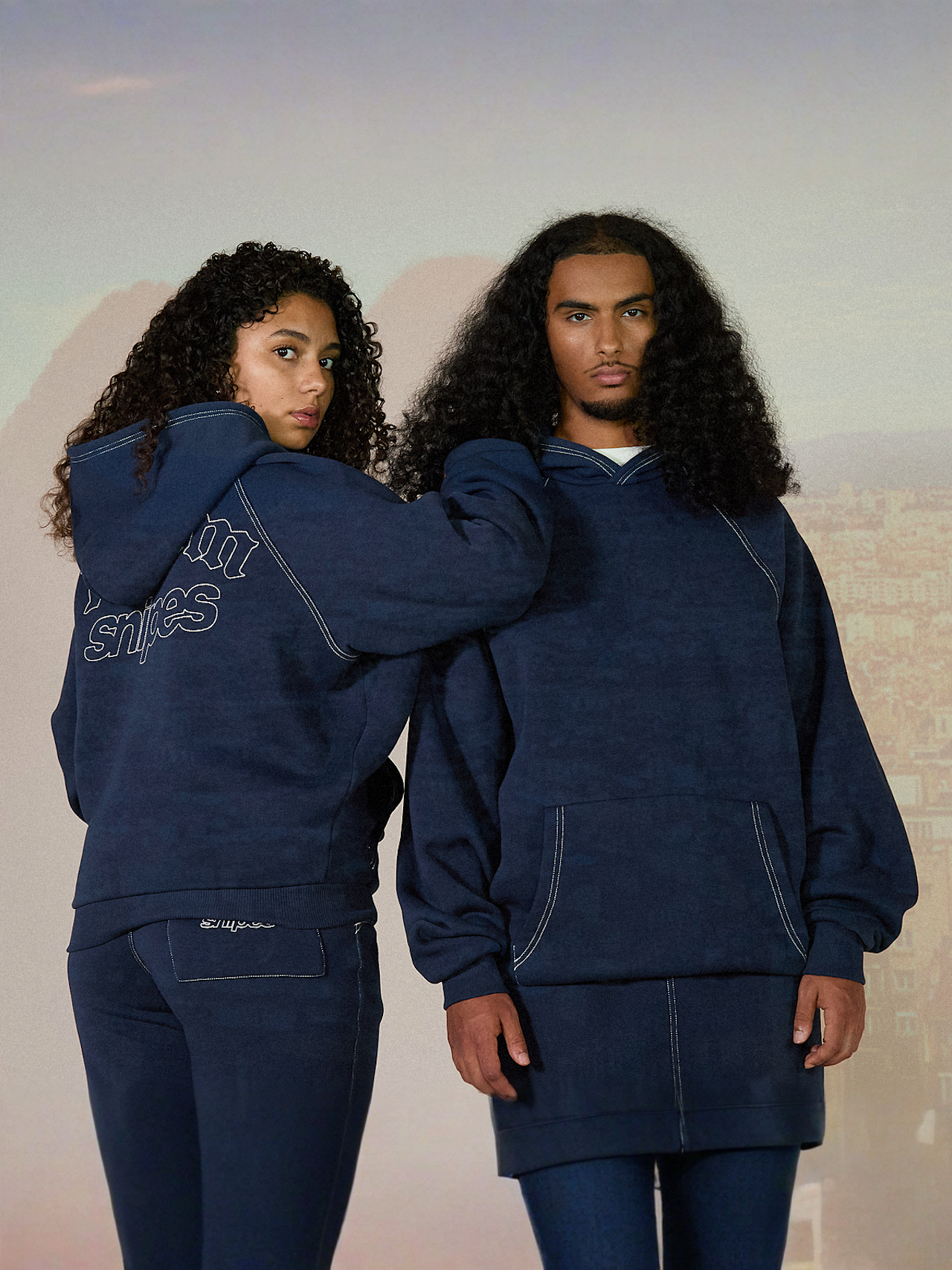 Stone  pullover hoodie青 Size L HOODIE-NAVY-415301-371x557.jpg