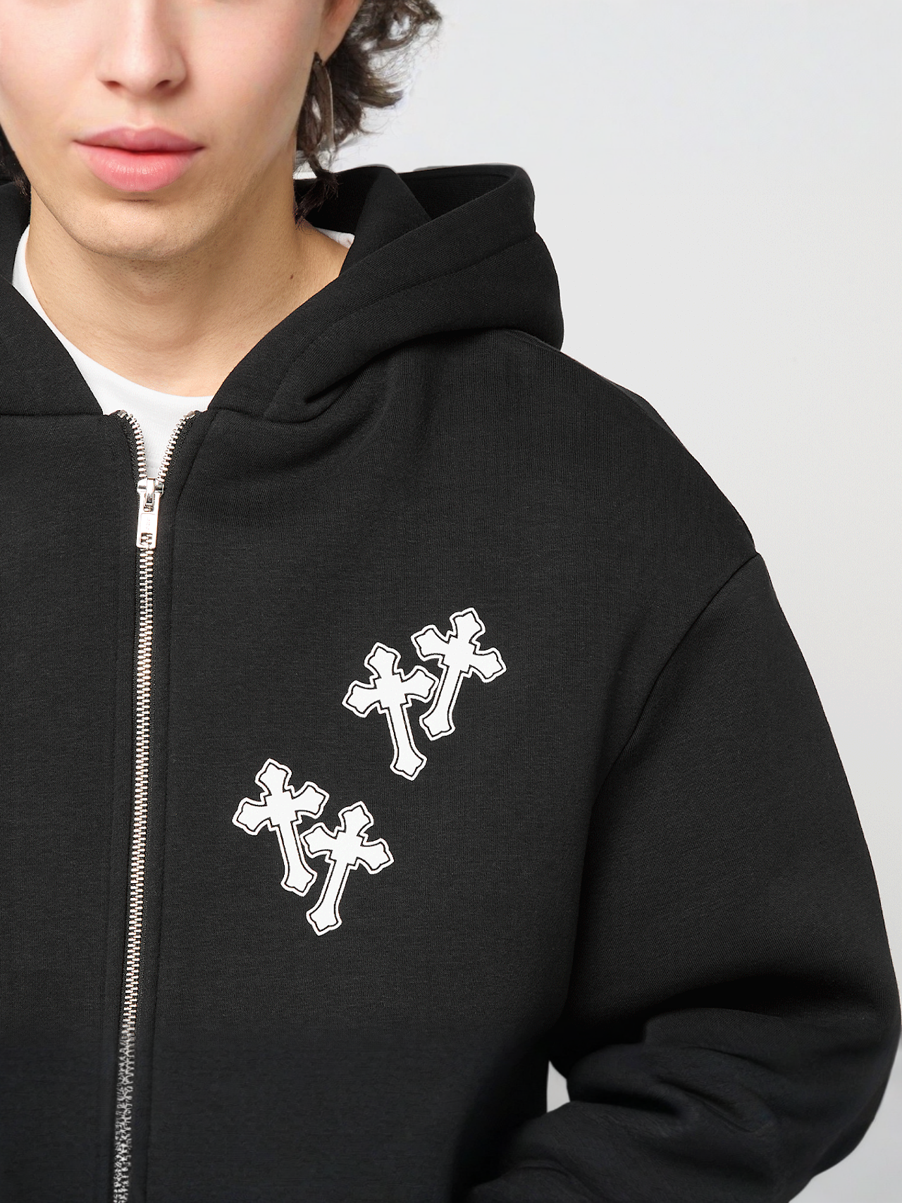Mary Cross Fluffy Zip Hoody | SNIPES