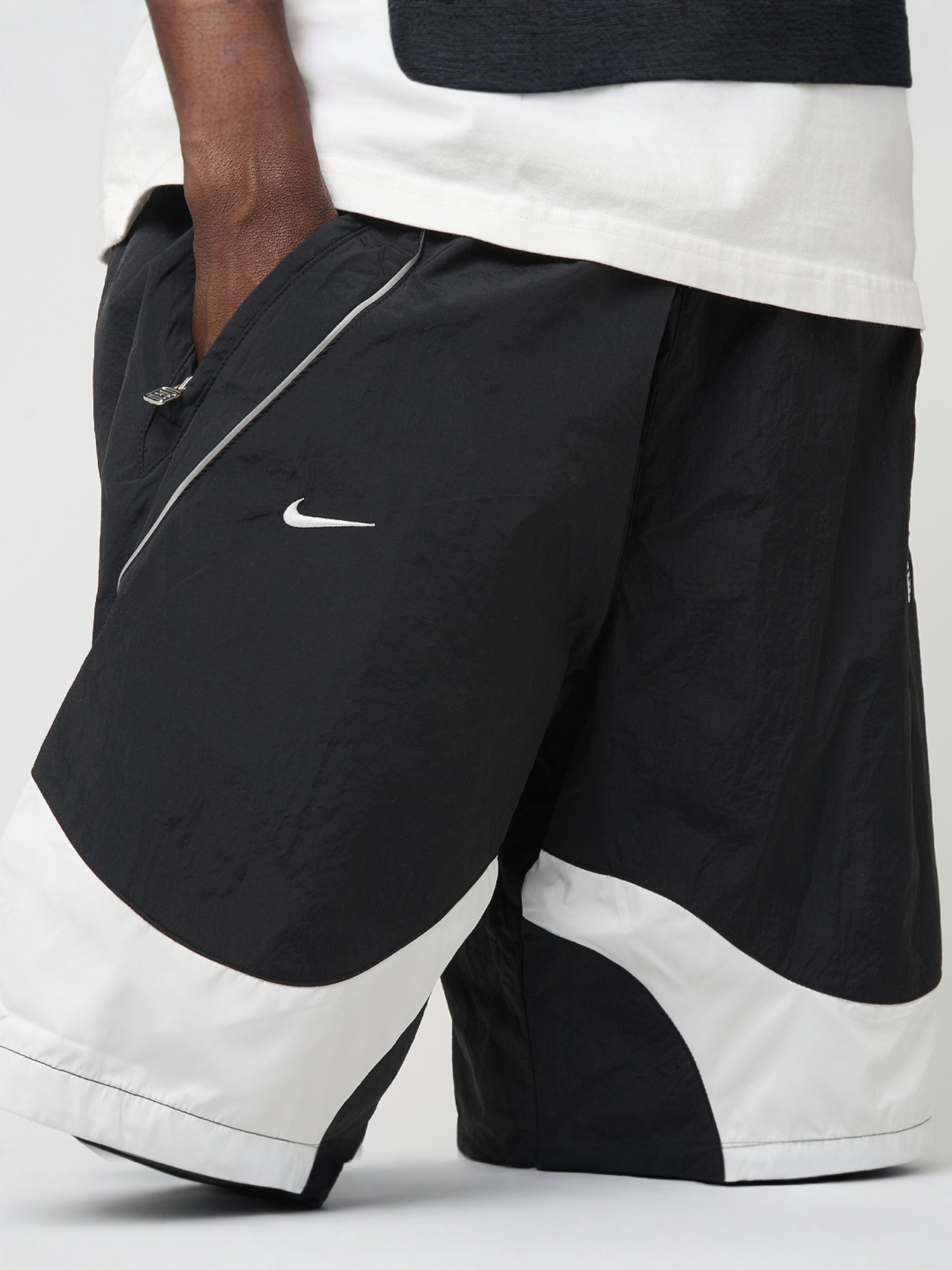 Sportswear Woven Shox Shorts | SNIPES