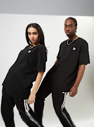 adidas Originals, Essentials T-Shirt, black, Image 1 of 4