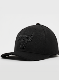 Mitchell & Ness, Classic Red Tonal Snapback Chicago Bulls, black, Image 1 of 4