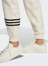 adidas Originals, adicolor Neuclassics Trackpant, white, Image 4 of 5