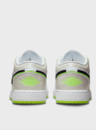 Jordan, Air Jordan 1 Low SE (GS), white, Image 5 of 8