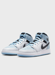 Jordan, Air Jordan 1 Mid SE Big Kids' Shoes (GS), blue, Image 3 of 7