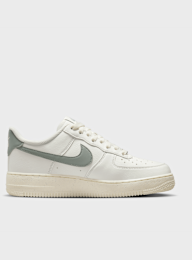 Nike, WMNS Air Force 1 '07 Next Nature, biały, Obraz 2 z 8