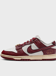 Nike, WMNS Dunk Low SE, red, Image 1 of 7