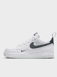Nike, WMNS Air Force 1 '07 LV8 UT, czarny, Obraz 1 z 9