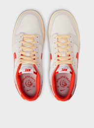 Nike, Dunk Low SE, white, Image 6 of 8