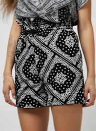 Karl Kani, Small Signature Paisley Shorts, black, Image 3 of 4