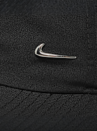 Nike, Dri-FIT Club Unstrukturierte Metall-Swoosh-Cap, black, Image 4 of 4
