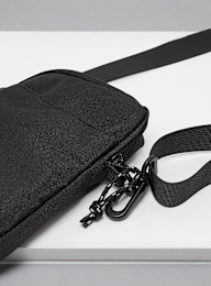 SNIPES, Rubber Badge Basic Logo Mobile Bag, black, Image 4 of 5