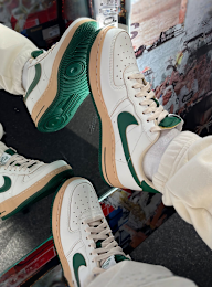 Nike, WMNS Air Force 1 '07 LV8, beż, Obraz 9 z 9