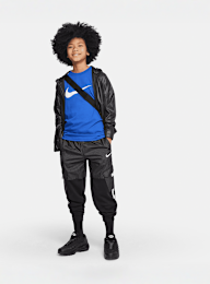 Nike, Sportswear Repeat Swoosh Short Sleeve Tee, czerwony, Obraz 4 z 5