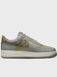 Nike, Air Force 1 '07, green, Image 2 of 8