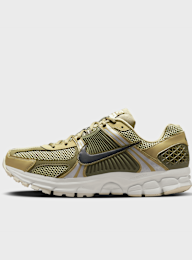 Nike, Zoom Vomero 5, green, Image 1 of 9