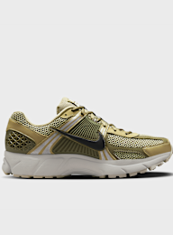Nike, Zoom Vomero 5, green, Image 2 of 9