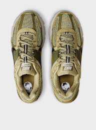 Nike, Zoom Vomero 5, green, Image 6 of 9