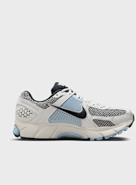 Nike, WMNS Zoom Vomero 5, grey, Image 2 of 9