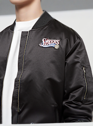 Mitchell & Ness, NBA Lightweight Satin Bomber Philadelphia 76ers, black, Image 3 of 7