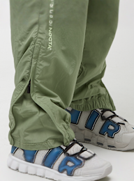 Nike Nocta, Nylon Track Pants, zielony, Obraz 3 z 7