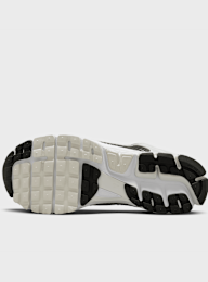Nike, Zoom Vomero 5, white, Image 3 of 9