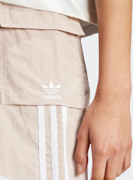 adidas Originals, Short 3-Stripes Cargo Summer Glow, beż, Obraz 3 z 5