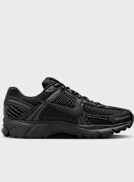 Nike, Zoom Vomero 5, black, Image 2 of 9