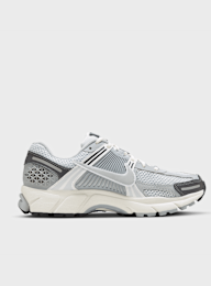 Nike, WMNS Zoom Vomero 5, grey, Image 2 of 9