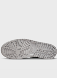 Jordan, Air Jordan 1 Low SE, green, Image 3 of 8