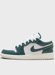 Jordan, 1 Low SE (GS), green, Image 1 of 9