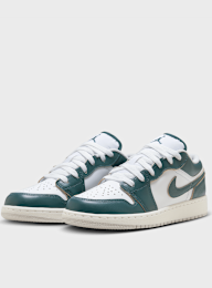 Jordan, 1 Low SE (GS), green, Image 4 of 9