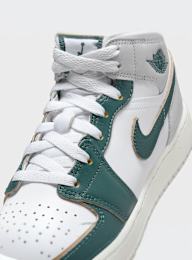 Jordan, Air Jordan 1 Mid SE (GS), green, Image 7 of 8